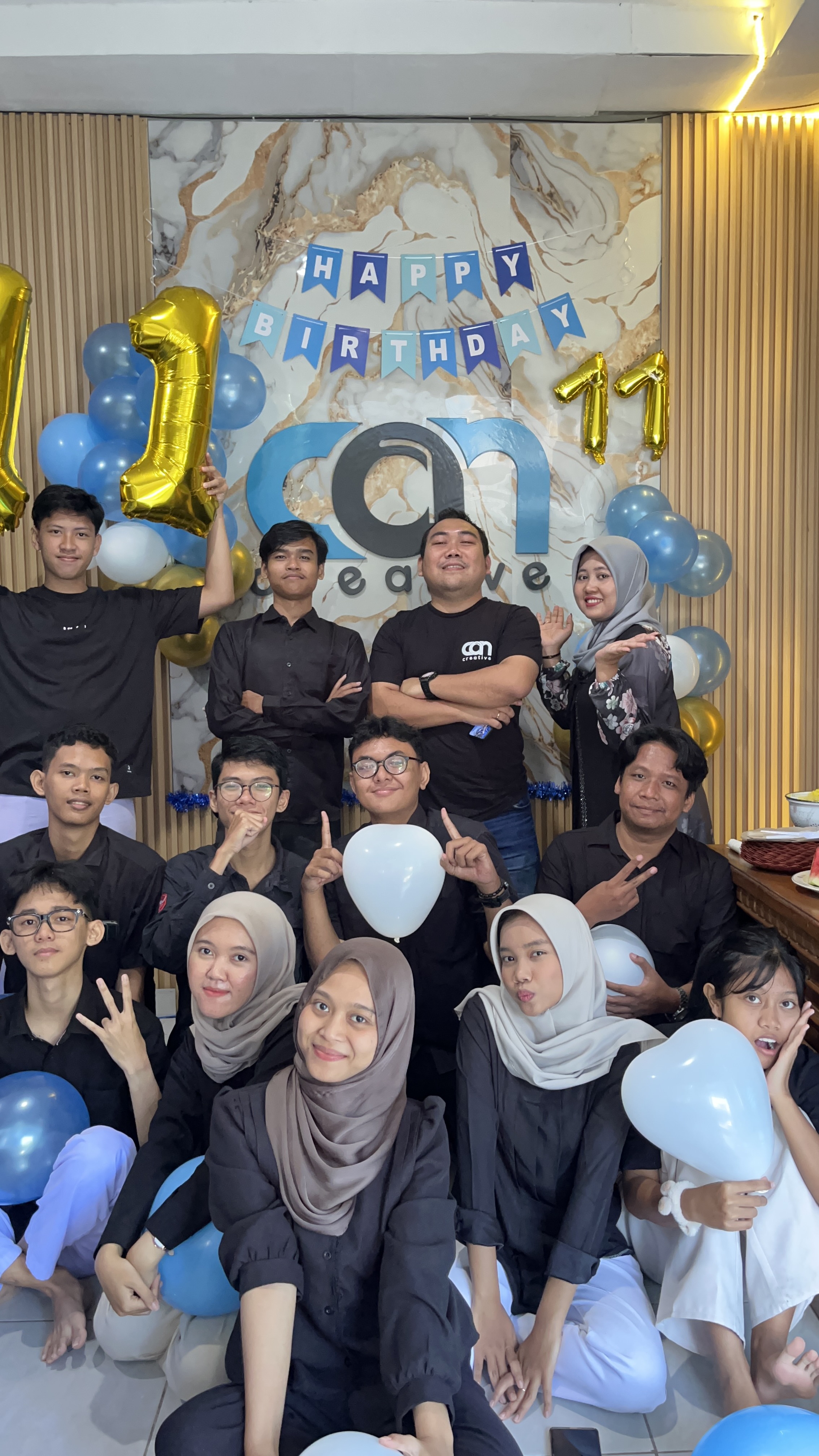 Kebersamaan tim CAN Creative merayakan ulang tahun perusahaan